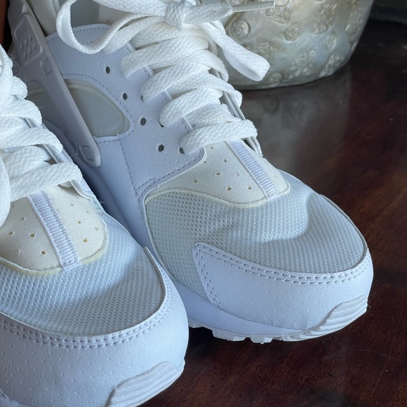 Nike Huarache white and cream worn once - Picture 3 of 9